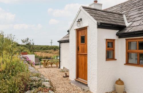 Rhoscolyn House | Plas Coch Rhoscolyn