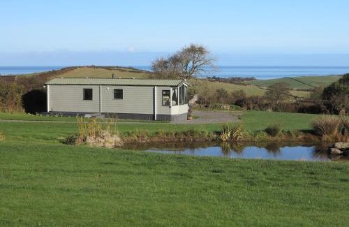 Cylch-Y-Garn House | Plas Tirion Caravan