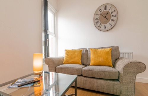 Hull Apartment | Platform Fishing Quarter Apartments