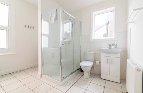 Hull Apartment | Platform Fishing Quarter Apartments