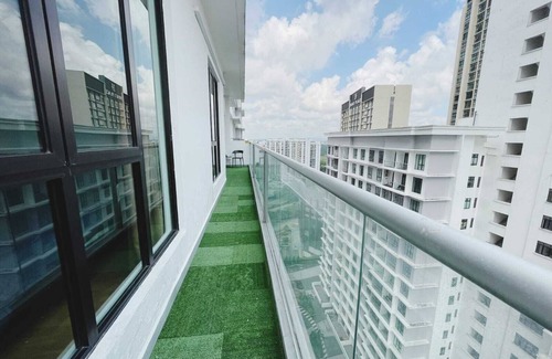 Taman Bukit Mewah House | Platino 13 Pax, Mins away from Paradigm & Legolandnn
