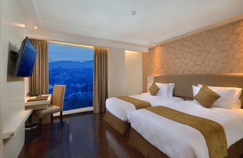 Depok Hotel | Platinum Adisucipto Hotel & Conference