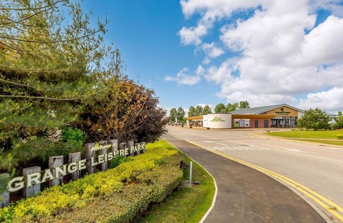 Mablethorpe Ski Chalet | Platinum Lakeview Lodge Sleeps 4