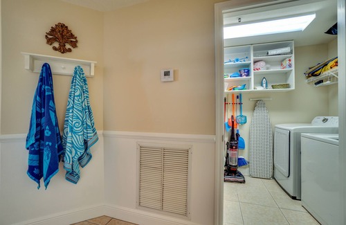 Miramar Beach Condo | Platinum Luxury Ocean Front 3 BR/3 BA West Sunset Corner, Metro Style Decor. nn