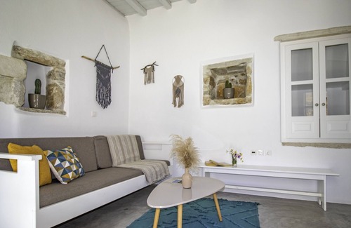 Aperathos House | Platsa's House