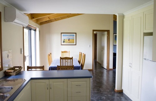 Bombowlee Cottage | Platypus Cottage Tumut