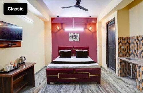 Sector 27 Hotel | PLAY GLORY SEC-18 couple friendly