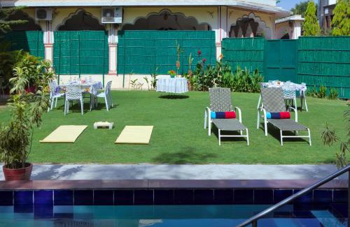 Paschim Vihar Hotel | PLAY IKSHANA Hotel