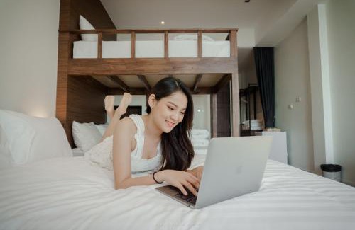 Downtown Krabi Hotel | Play Poshtel & Cafe'
