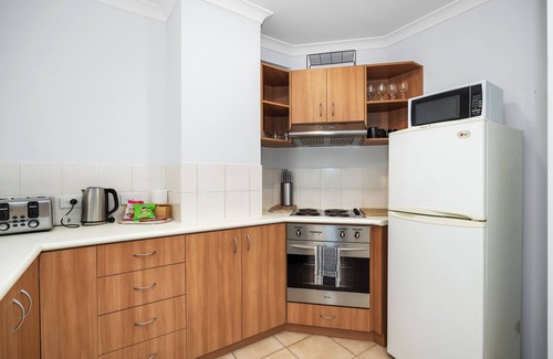 East Perth Apartment | Play & Stay on Hay - Sleeps 2 or 4 Intercom disconnected due to hotel closure.