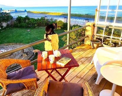 Barreiros Villa | Playa Catedrales Village