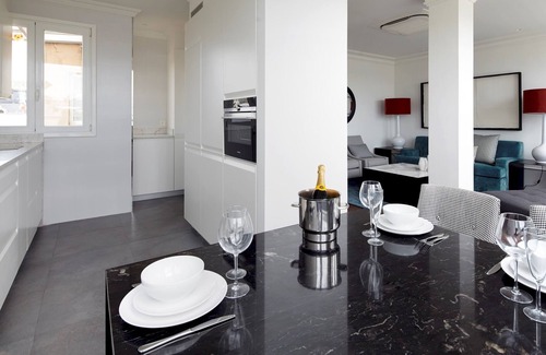 San Sebastian Centro Apartment | Playa de La Concha 7 by FeelFree Rentals
