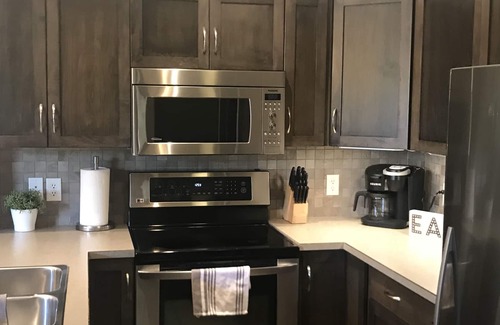 South Pandosy Condo | Playa del Sol family condo across the street from Okanagan Lake.