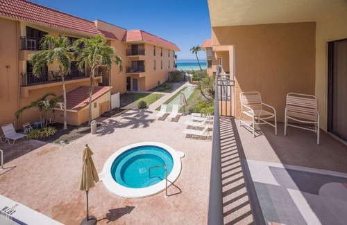Holmes Beach Condo | Playa Encantada 106 2 Bedroom Condo