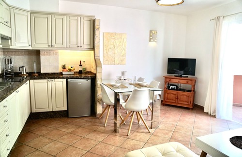 Playa San Juan Apartment | Playa San Juan, 2 room apartment close to the beach me WiFi
