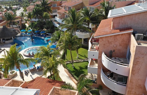 Playacar Fase I Condo | *PLAYA: SMACK ON BEACH/FULL SERVICE RESORT*: Roomy 3-Bedroom 3-Bath 2-Balconies