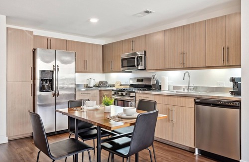 Playa Vista Apartment | Playa Vista 1 BR w/ Office by Anyplace - 11643