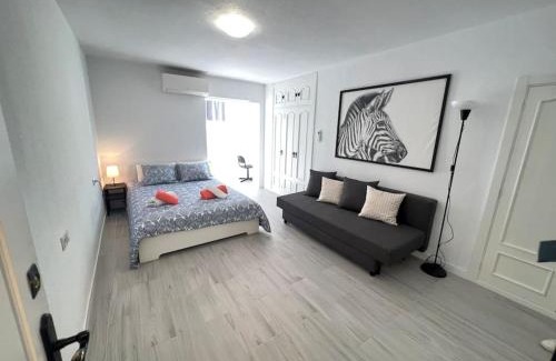 Torremolinos Apartment | Playamar Feliz
