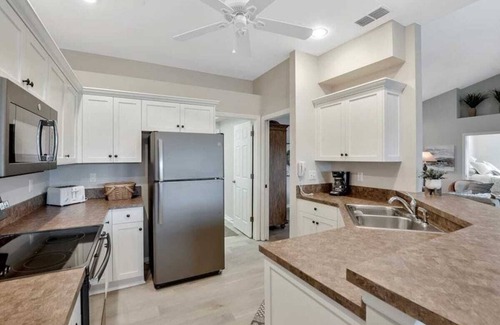 Falcons Glen House | PLAYERS CLUB & SPA, Professionally Decorated, Stunning Sunsets, Private Pool