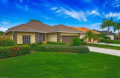 Falcons Glen House | PLAYERS CLUB & SPA, Professionally Decorated, Stunning Sunsets, Private Pool