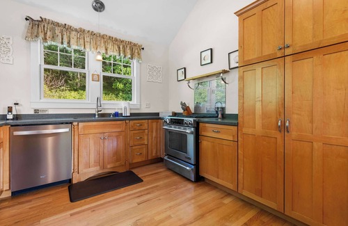 The Galena Territory House | Playful Pines Retreat *hot tub* *arcade*