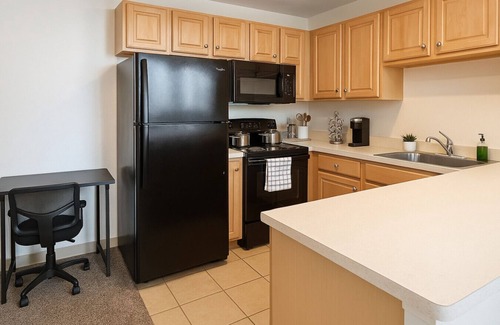 Downtown Cleveland Apartment | Playhouse Square: Downtown, Rock Hall, Clinic, CSU