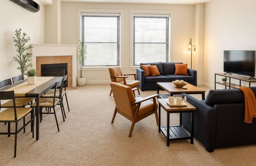 Downtown Cleveland Apartment | Playhouse Square: Downtown, Rock Hall, Clinic, CSU