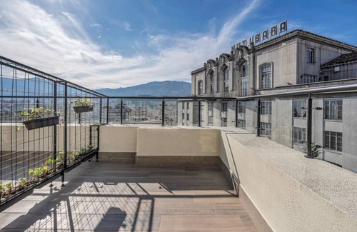 Villa Nueva Apartment | Plaza botero loft in downtown near Metro station