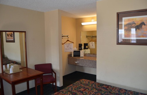 Big Spring Hotel | Plaza Inn Big Spring