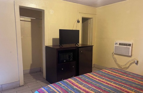 Laurel Hotel | Plaza Motel
