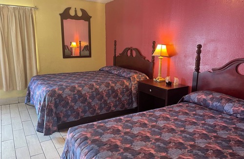 Laurel Hotel | Plaza Motel