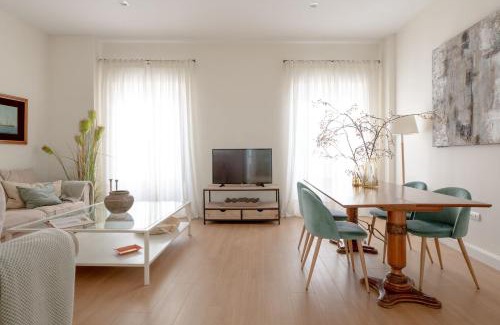 El Arenal Apartment | Plaza Nueva 2 Bedrooms & 2 Bathrooms