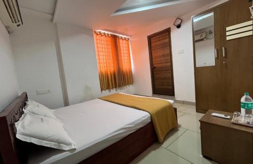 Vadakara Hotel | Plaza Residency
