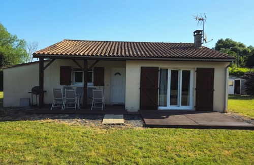 Saint-Germain-dEsteuil House | Pleasant house in the vineyards
