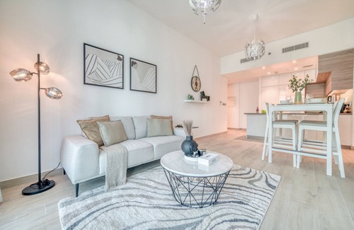 Dubai Marina Apartment | Pleasant 1BR in Studio One Dubai Marina by Deluxe Holiday Homes