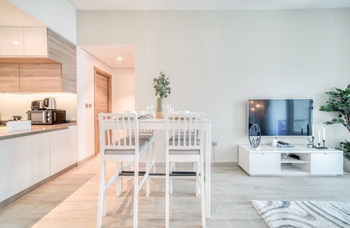 Dubai Marina Apartment | Pleasant 1BR in Studio One Dubai Marina by Deluxe Holiday Homes