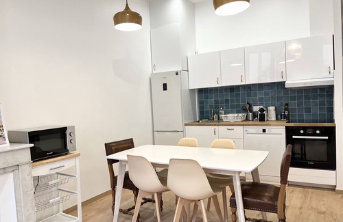 Le Camas Apartment | Pleasant 3-bedroom flat in the center of Marseille