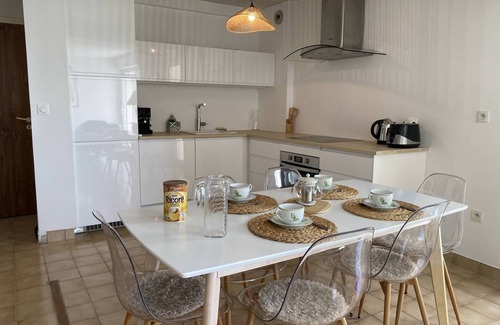 Saint-Cast-le-Guildo Apartment | Pleasant apartment with sea view in a quiet residence in Saint Cast le Guildo