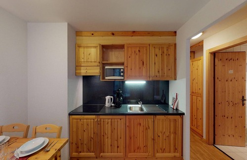 Saint-Pierre-de-Clages Apartment | Pleasant apartment with sauna