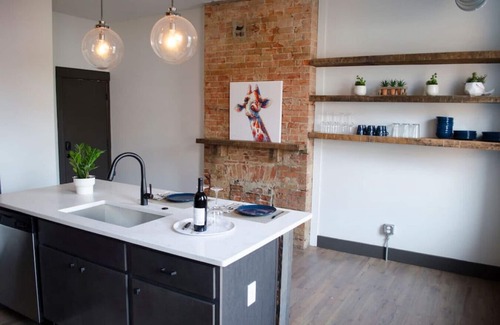Over-the-Rhine Condo | Pleasant Apt 8 · ♥ Gorgeous Condo in the Heart of OTR Free Parking