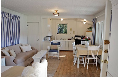 Bainbridge Island Cottage | Pleasant Beach Cottages Waterfront Bainbridge Island