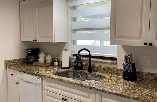 Trafalgar House | Pleasant beautiful and cozy 3-bedrooms 2 bathrooms entire house in Cape Coral.