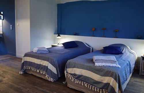 Asnieres Cottage | Pleasant Cottage in Asnières with Terrace