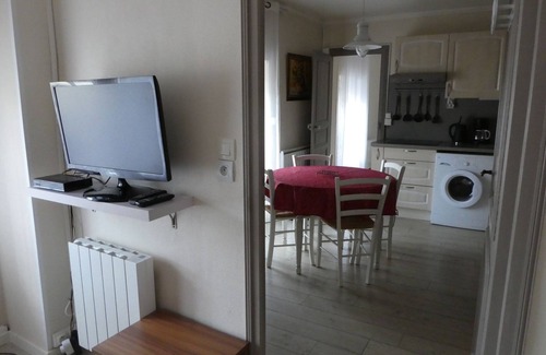 Lamalou-les-Bains Apartment | Pleasant F2 with air conditioning for curists or holidaymakers in Lamalou les Bains