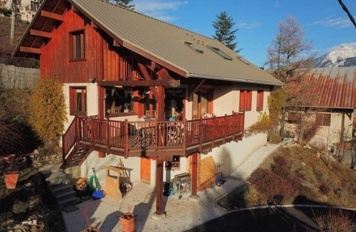 Embrun Ski Chalet | Pleasant family country cottage