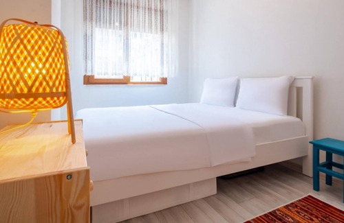 Maltepe Apartment | Pleasant Flat Close to Metro Station in Maltepe