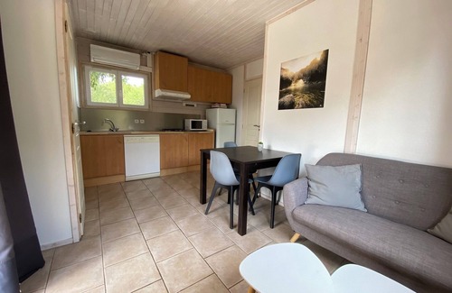 Joyeuse Cottage | Pleasant gîte with all comforts, in the heart of nature, swimming pools, playground, tennis court