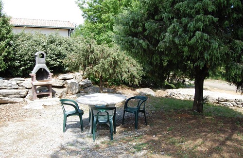 Joyeuse Cottage | Pleasant gîte with all comforts, in the heart of nature, swimming pools, playground, tennis court