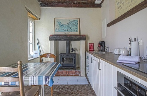 Vouilly House | Pleasant holiday home in Isigny-sur-Mer with garden