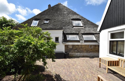 Schoorldam House | Pleasant Holiday Home in Schoorl near the Beach